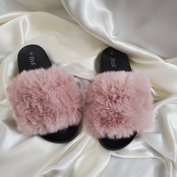 H2K Faux Fur Slides - Picture 3 of 5